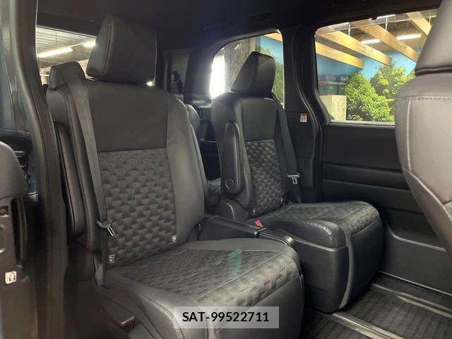 Toyota VOXY HYBRID 2023-05 7360439-8