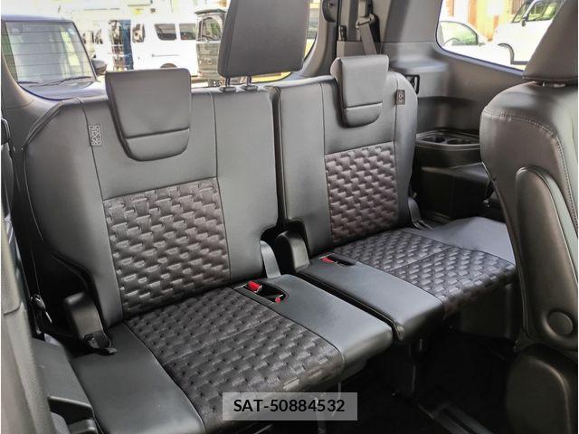 Toyota VOXY HYBRID 2022-06 7360456-17
