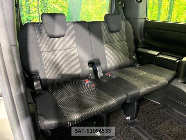 Toyota VOXY HYBRID 2018-10 7360457-9