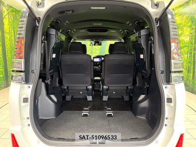 Toyota VOXY HYBRID 2018-10 7360457-10