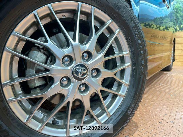 Toyota VOXY HYBRID 2018-11 7360460-13