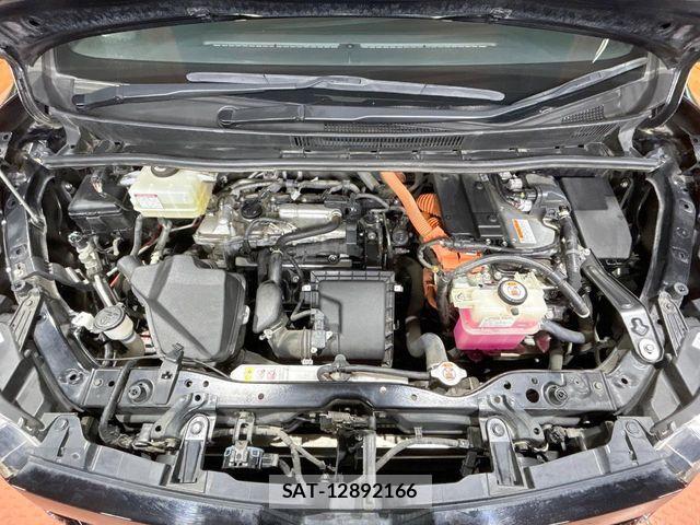 Toyota VOXY HYBRID 2018-11 7360460-18