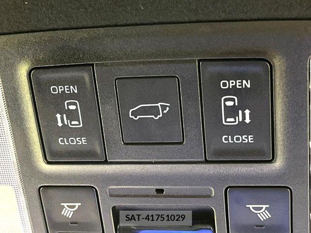 Toyota VOXY HYBRID 2024-08 7360448-6