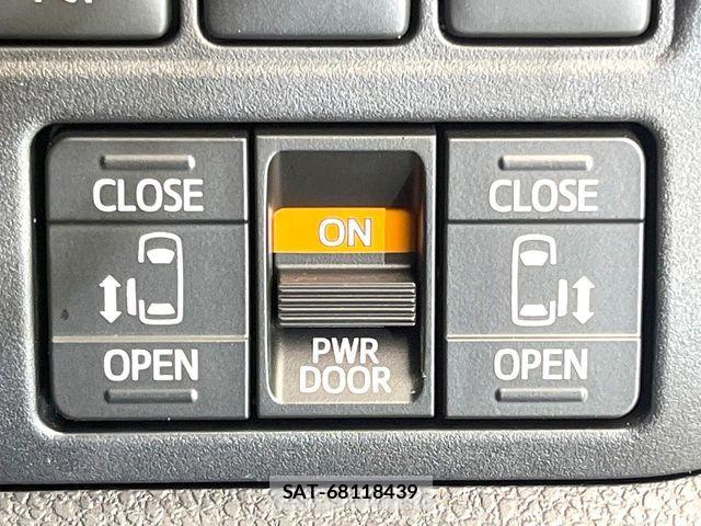 Toyota VOXY HYBRID 2021-06 7360458-6