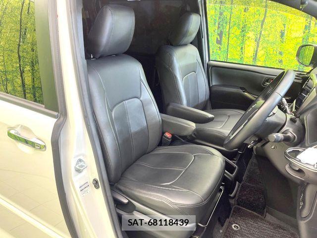 Toyota VOXY HYBRID 2021-06 7360458-7