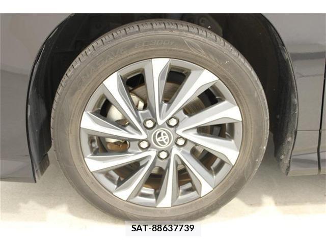 Toyota VOXY HYBRID 2023-02 7394822-24
