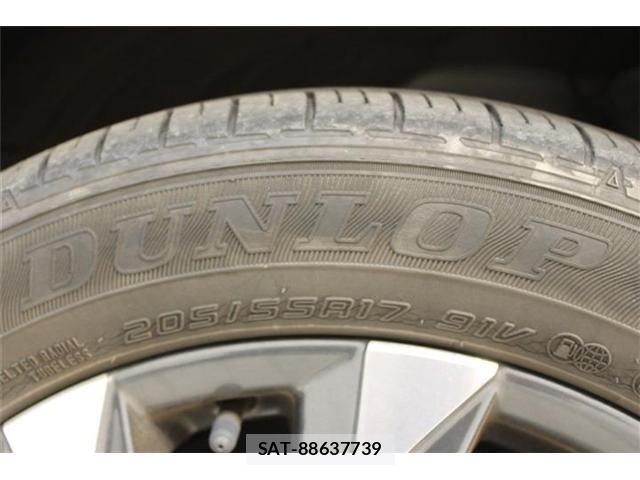 Toyota VOXY HYBRID 2023-02 7394822-25