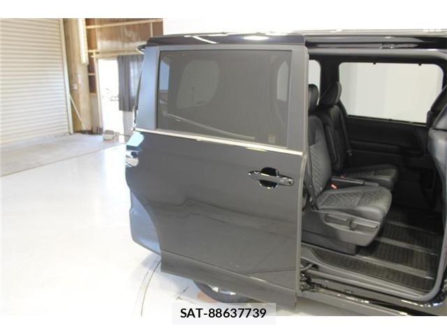 Toyota VOXY HYBRID 2023-02 7394822-29