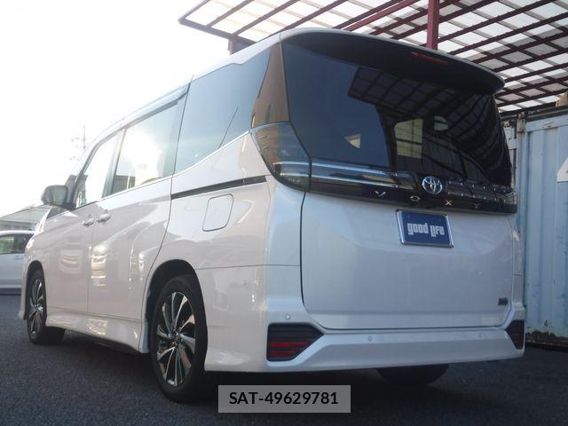 Toyota VOXY HYBRID 2023-03 7394825-1