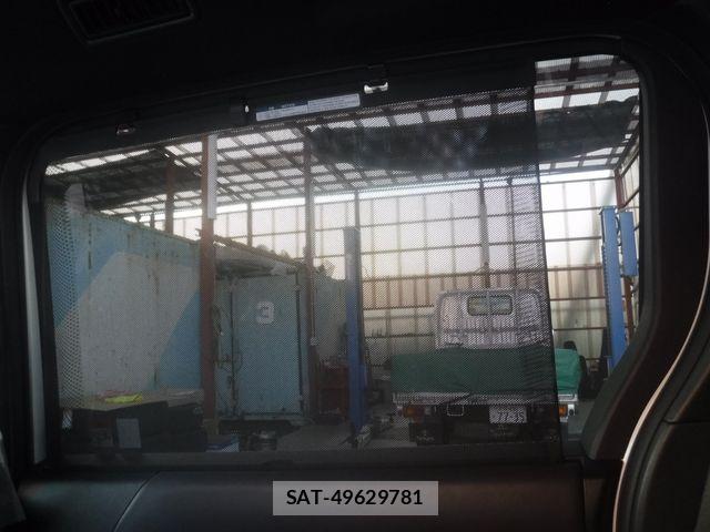 Toyota VOXY HYBRID 2023-03 7394825-22