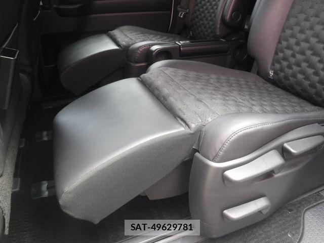 Toyota VOXY HYBRID 2023-03 7394825-24