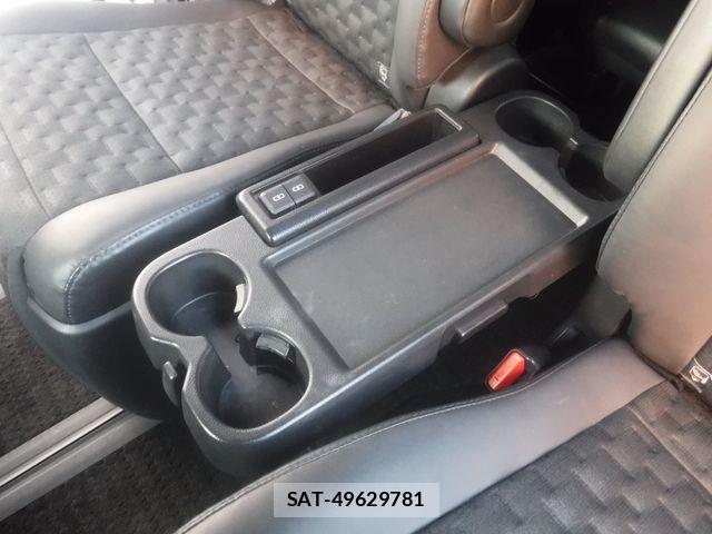 Toyota VOXY HYBRID 2023-03 7394825-27
