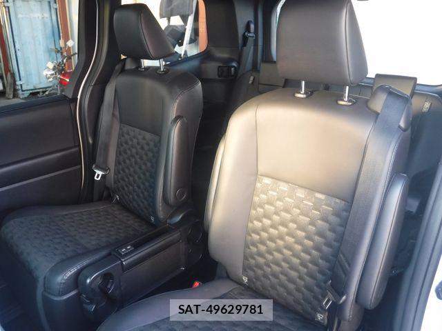 Toyota VOXY HYBRID 2023-03 7394825-3