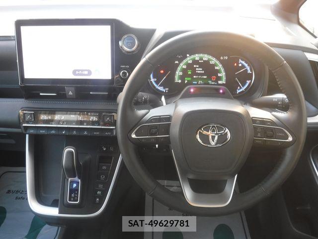 Toyota VOXY HYBRID 2023-03 7394825-5