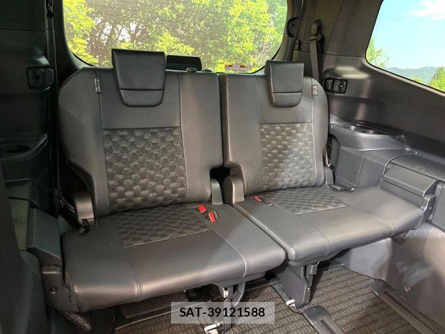 Toyota VOXY HYBRID 2025-11 7394790-9