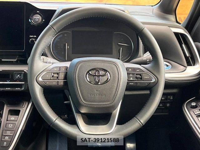 Toyota VOXY HYBRID 2025-11 7394790-11