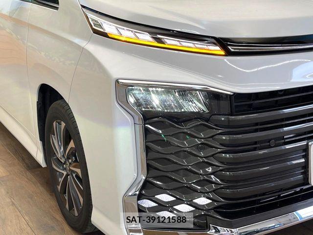Toyota VOXY HYBRID 2025-11 7394790-12