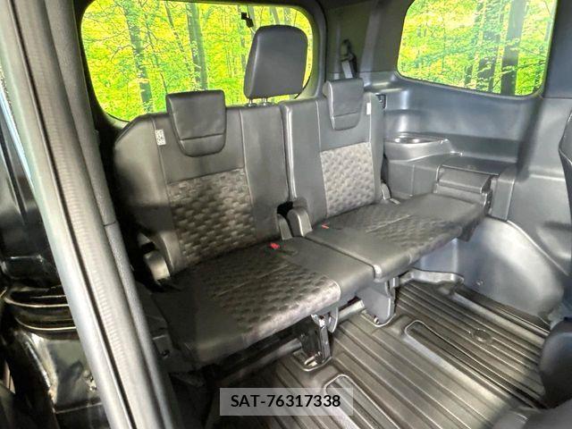 Toyota VOXY HYBRID 2023-08 7394803-9