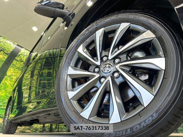Toyota VOXY HYBRID 2023-08 7394803-12