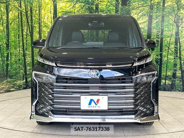 Toyota VOXY HYBRID 2023-08 7394803-14