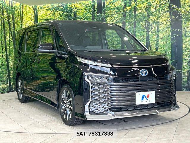 Toyota VOXY HYBRID 2023-08 7394803-16