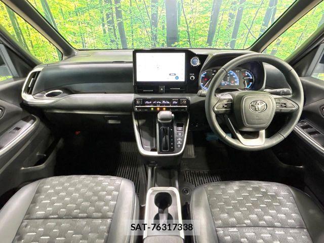 Toyota VOXY HYBRID 2023-08 7394803-1