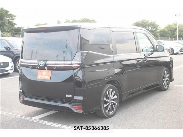 Toyota VOXY HYBRID 2023-06 7394831-27