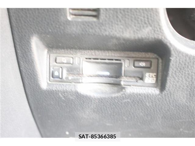 Toyota VOXY HYBRID 2023-06 7394831-5