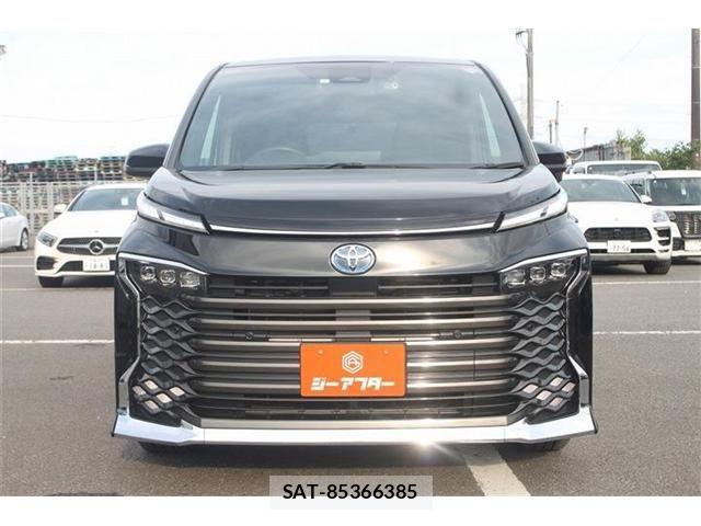 Toyota VOXY HYBRID 2023-06 7394831-6