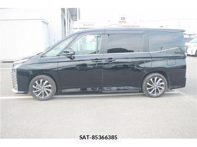 Toyota VOXY HYBRID 2023-06 7394831-7