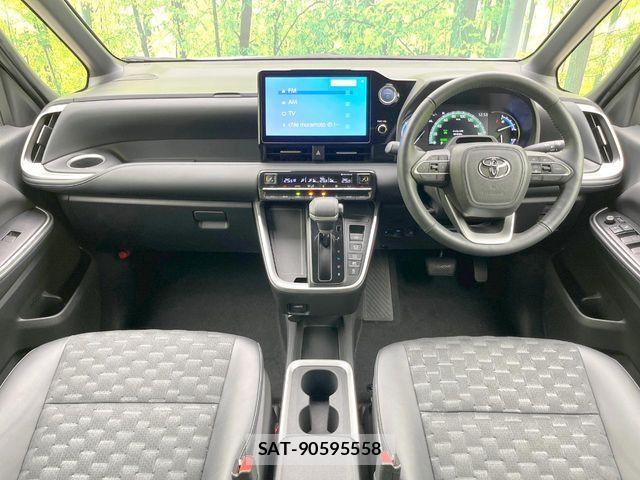 Toyota VOXY HYBRID 2023-08 7394794-1