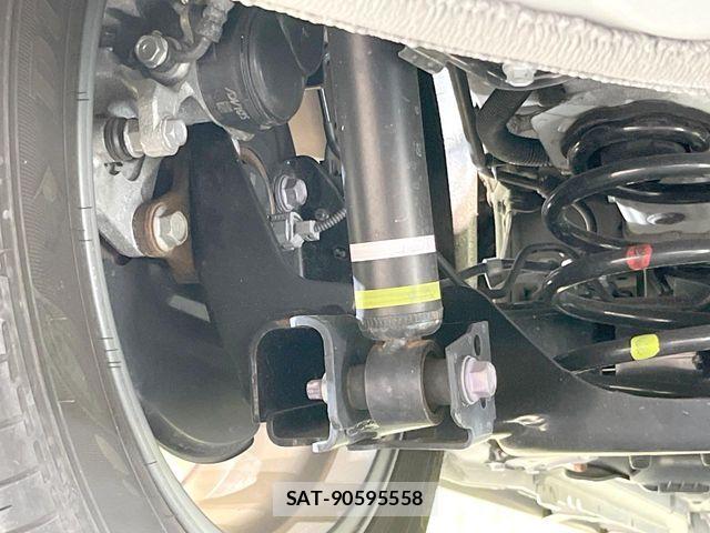 Toyota VOXY HYBRID 2023-08 7394794-19