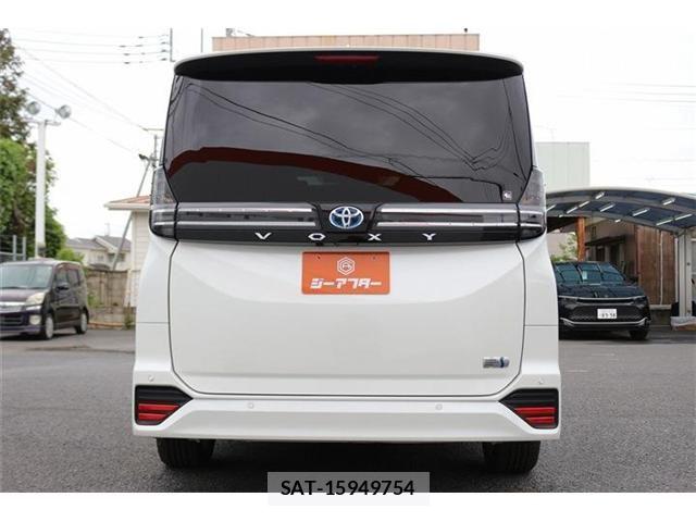 Toyota VOXY HYBRID 2022-03 7394830-9
