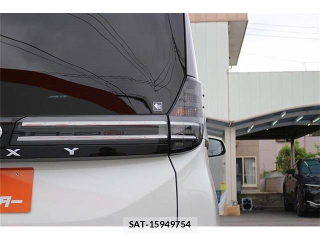 Toyota VOXY HYBRID 2022-03 7394830-12
