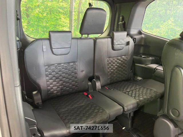Toyota VOXY HYBRID 2024-08 7394795-9