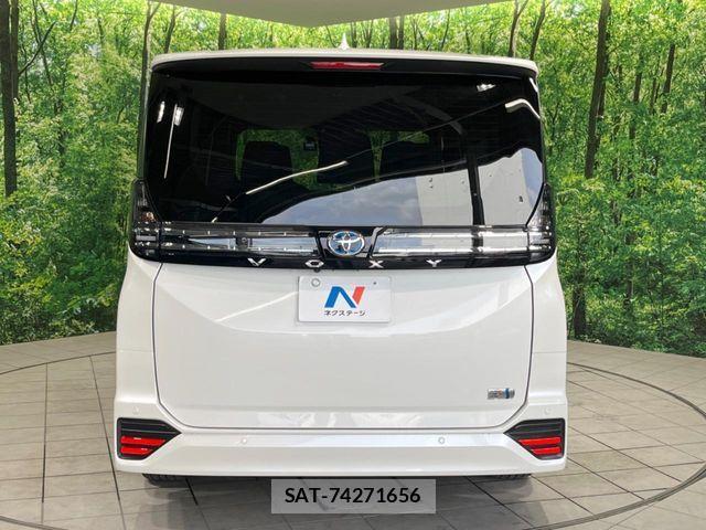 Toyota VOXY HYBRID 2024-08 7394795-15