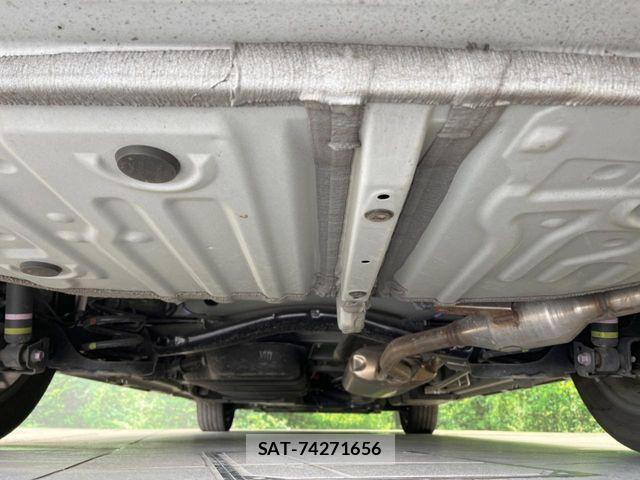 Toyota VOXY HYBRID 2024-08 7394795-19