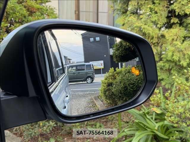 Toyota VOXY HYBRID 2024-05 7394796-28