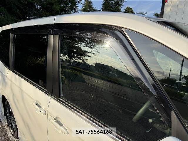 Toyota VOXY HYBRID 2024-05 7394796-29