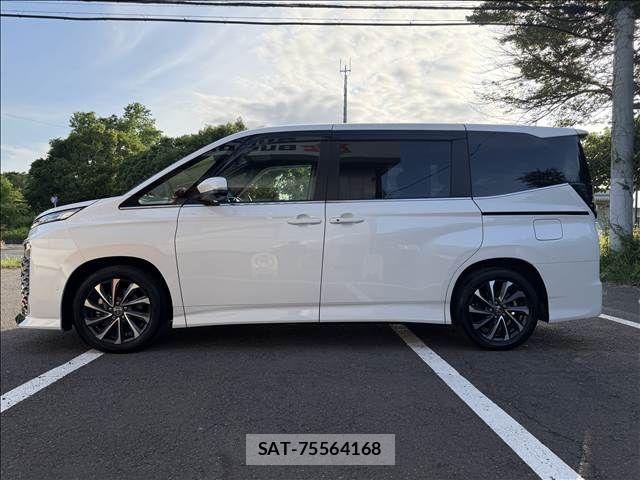 Toyota VOXY HYBRID 2024-05 7394796-5