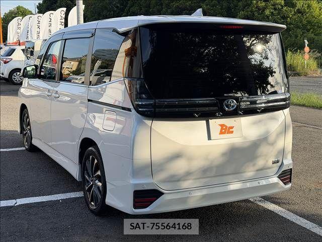 Toyota VOXY HYBRID 2024-05 7394796-7