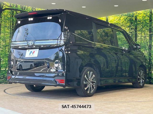Toyota VOXY HYBRID 2023-06 7394821-17
