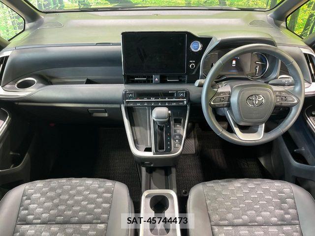 Toyota VOXY HYBRID 2023-06 7394821-1