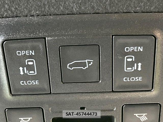 Toyota VOXY HYBRID 2023-06 7394821-5