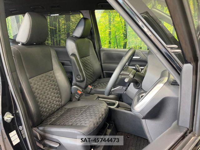 Toyota VOXY HYBRID 2023-06 7394821-7