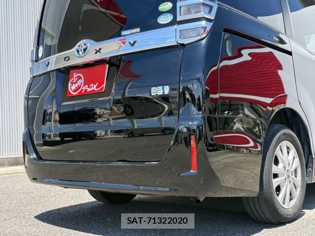 Toyota VOXY HYBRID 2018-02 7394502-11