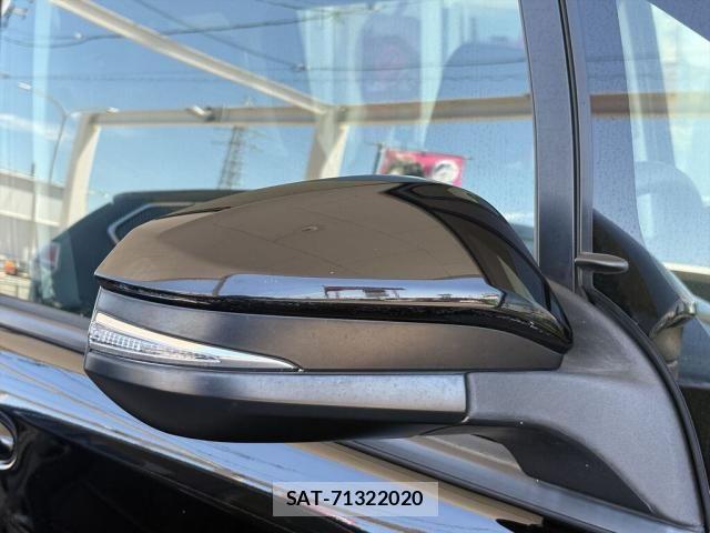 Toyota VOXY HYBRID 2018-02 7394502-18