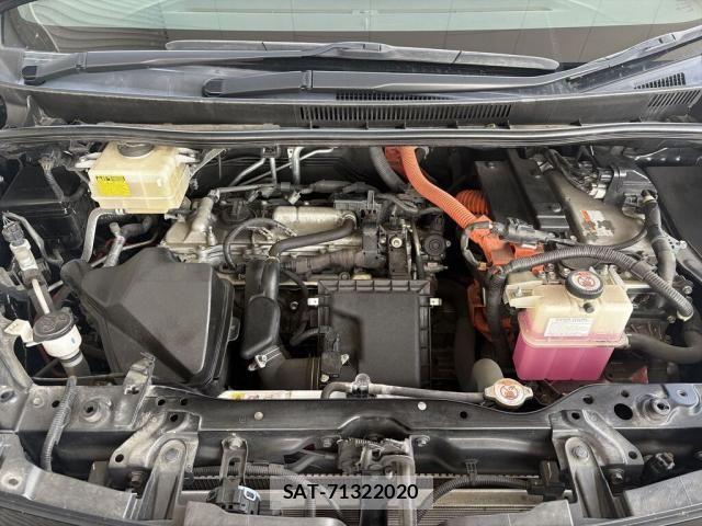 Toyota VOXY HYBRID 2018-02 7394502-20
