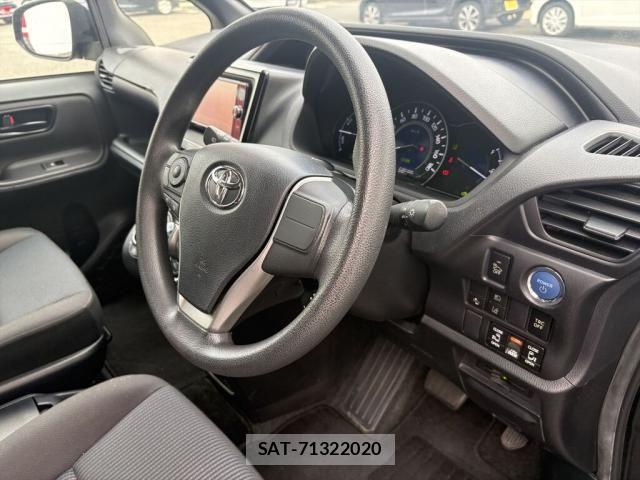 Toyota VOXY HYBRID 2018-02 7394502-28