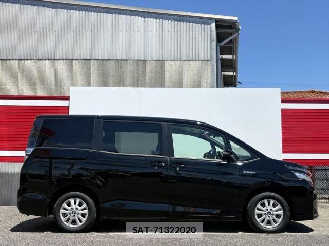 Toyota VOXY HYBRID 2018-02 7394502-3